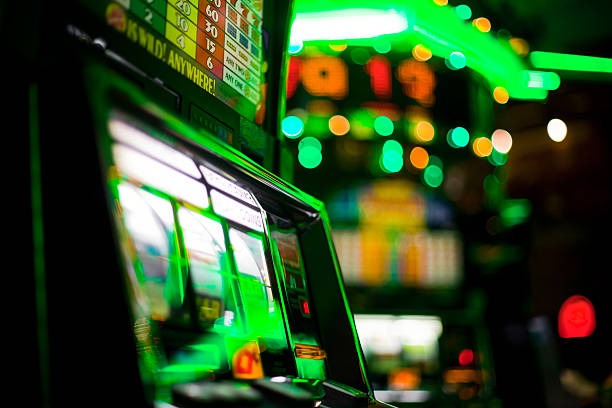 Live dealer at blackjack table in rtp ns2121 studio